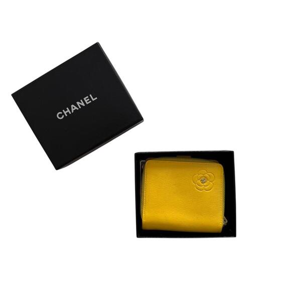 chanel 2000s yellow wallet - Picture 1 of 7